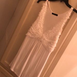 White top low cut